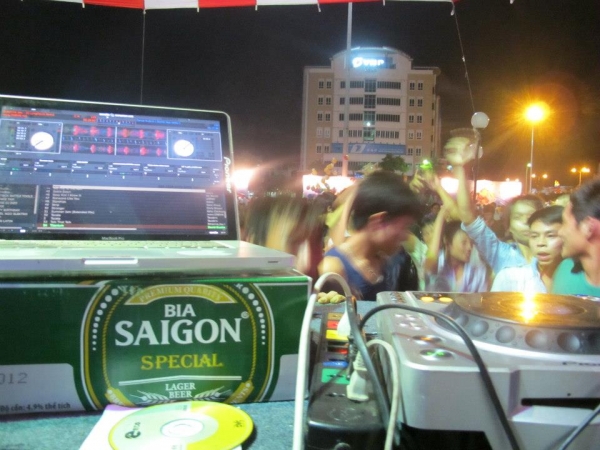 Bia Sài Gòn - Happy Weekend Tôi <3 Bia Sài Gòn - Đà Nẵng