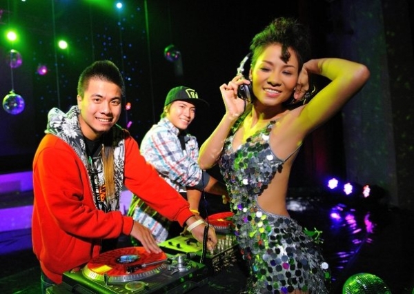 DJ WANG - DJ BNUTS - THU MINH