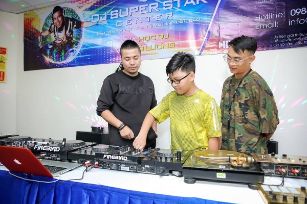 Grand Opening Học Viện DJ Super Star